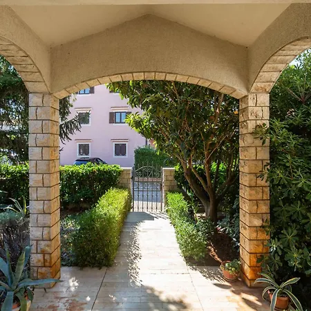 In Porec/istrien 10034 Apartment *